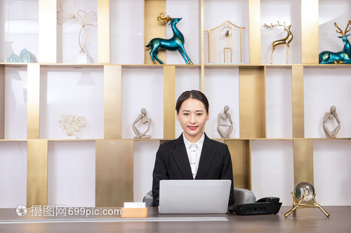 前臺(tái)服務(wù)人員 攝影服務(wù)背后的第一印象與專業(yè)協(xié)作